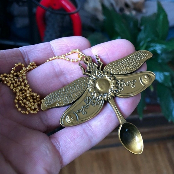 Mini Spoon Pendant Tiny Necklace The Sacred Mini Dragonfly - Picture 1 of 4